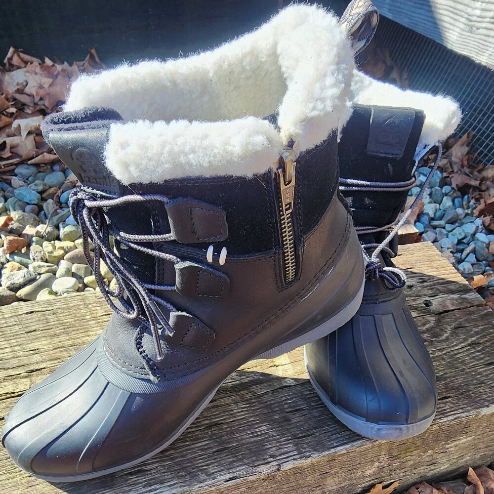 Kamik Women's Waterproof Winter Boots NEW Without Tags